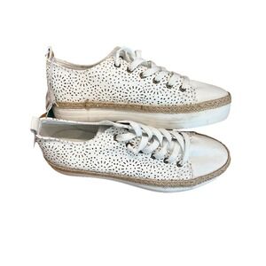 Maurices Womens Sneakers Faith Laser Cut‎ Lace Up Walking Shoe Platform 11 NEW
